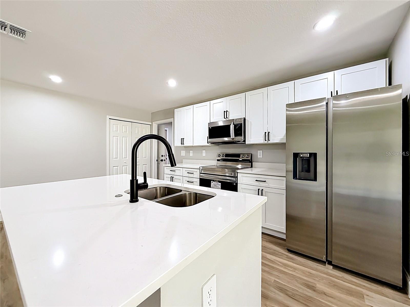 SILVER SPGS SHORES UN 09 - Residential Lease