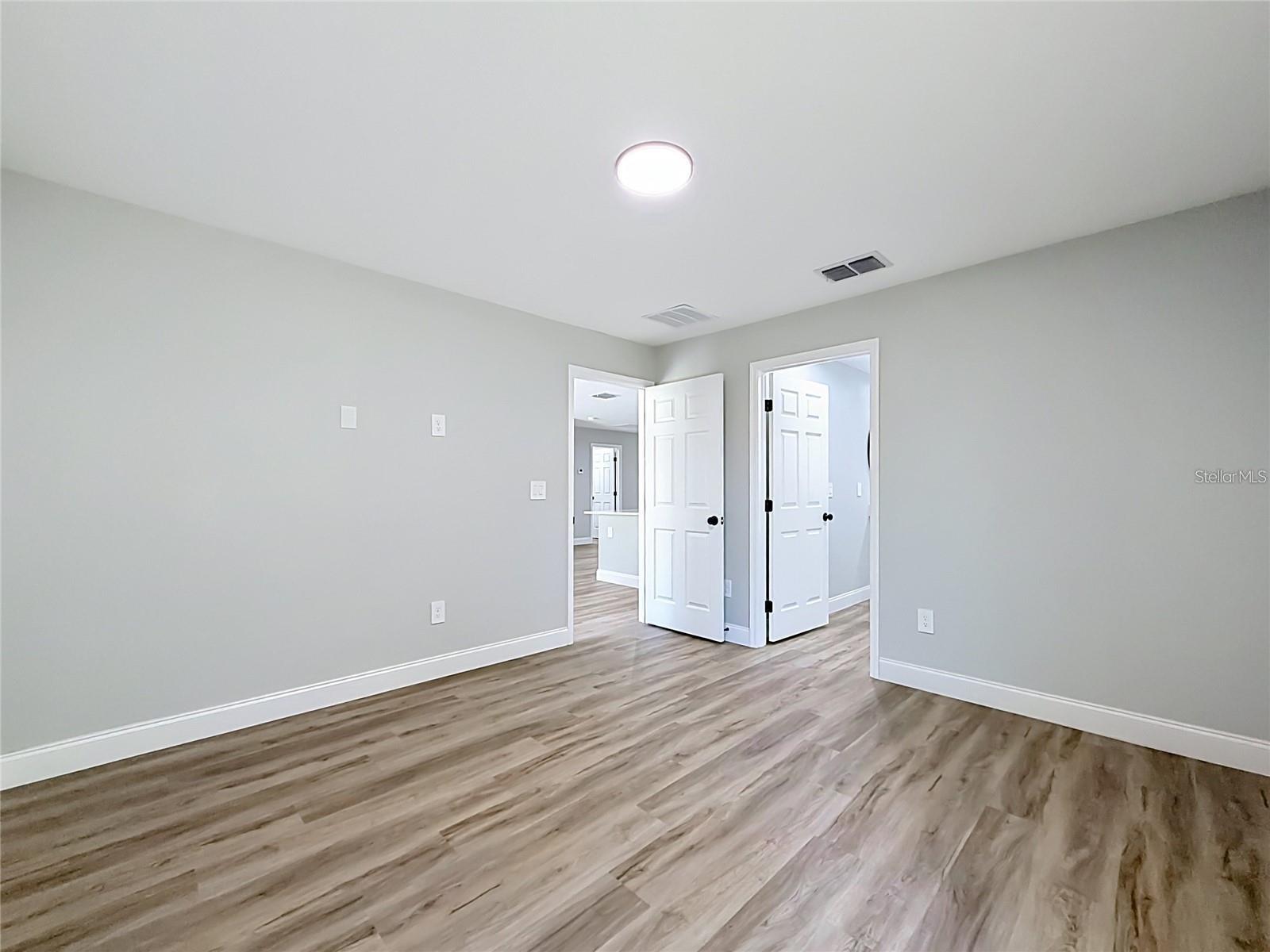 SILVER SPGS SHORES UN 09 - Residential Lease