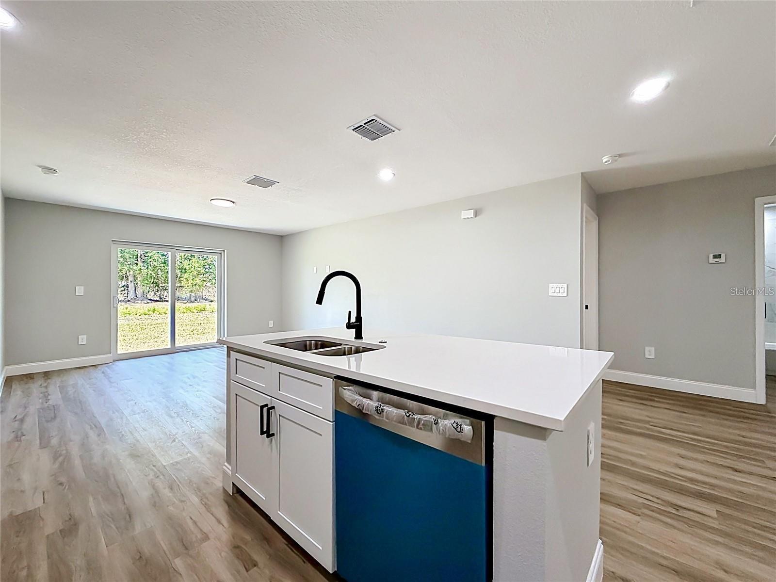 SILVER SPGS SHORES UN 09 - Residential Lease