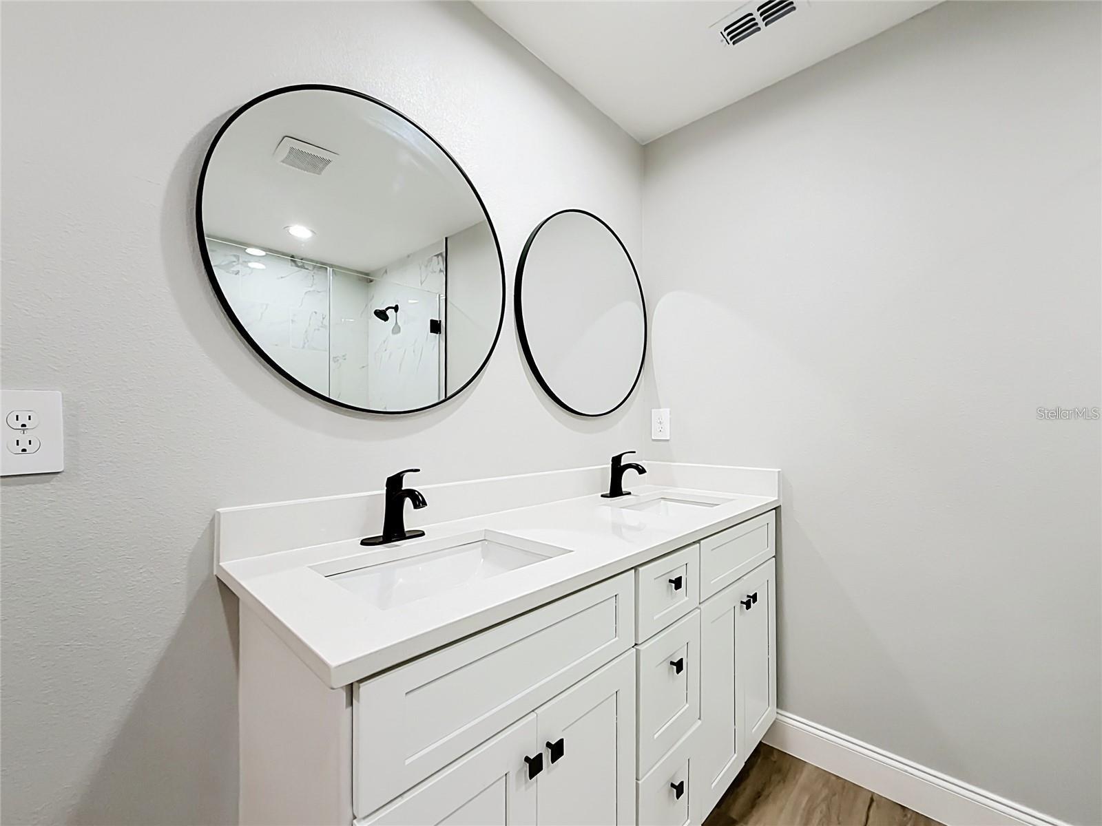 SILVER SPGS SHORES UN 09 - Residential Lease