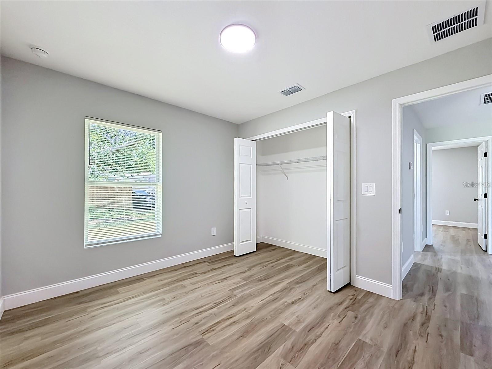 SILVER SPGS SHORES UN 09 - Residential Lease