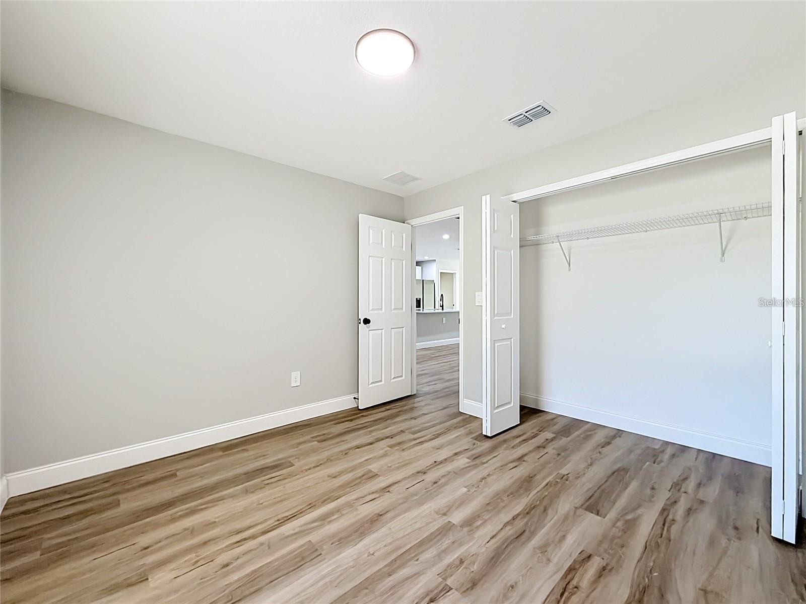 SILVER SPGS SHORES UN 09 - Residential Lease
