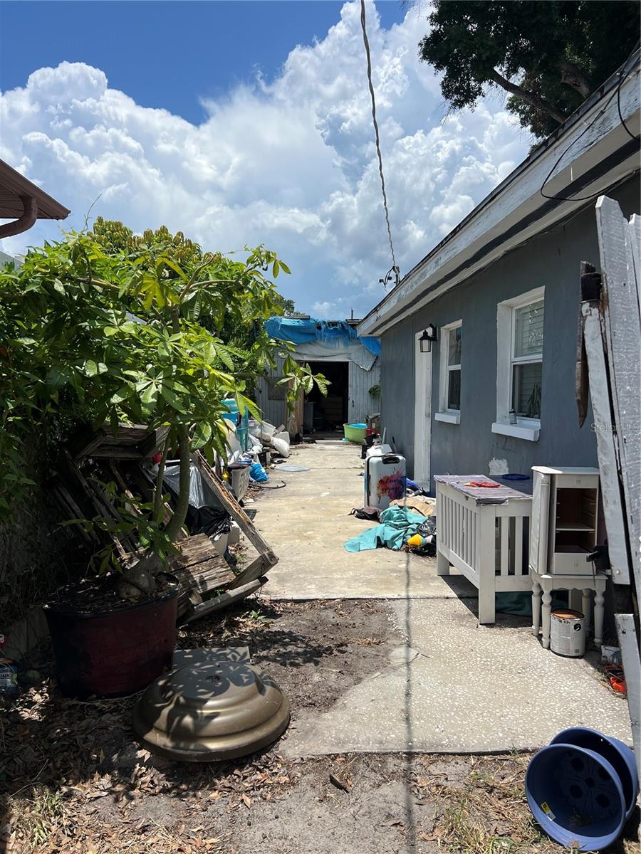 PINE CREST VILLA ADD 6 - Residential