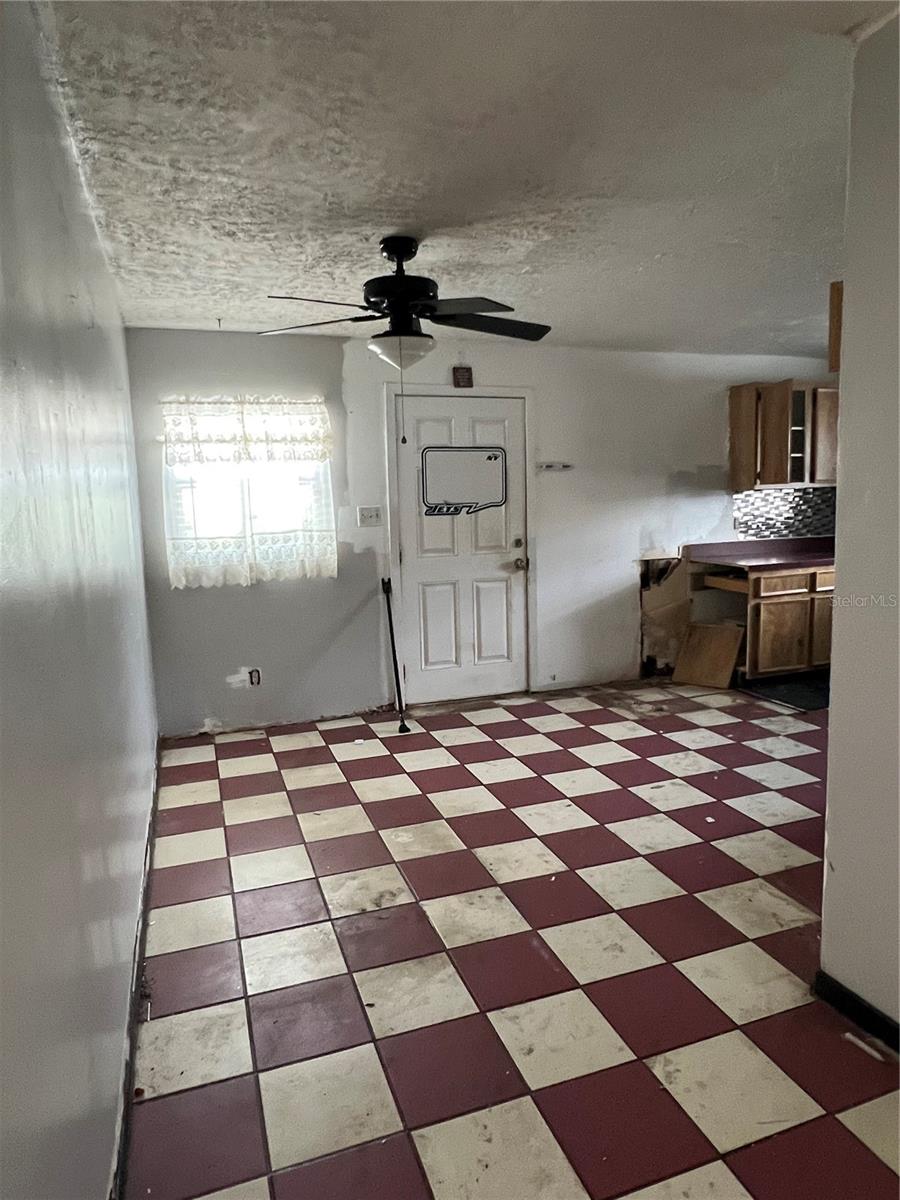 PINE CREST VILLA ADD 6 - Residential