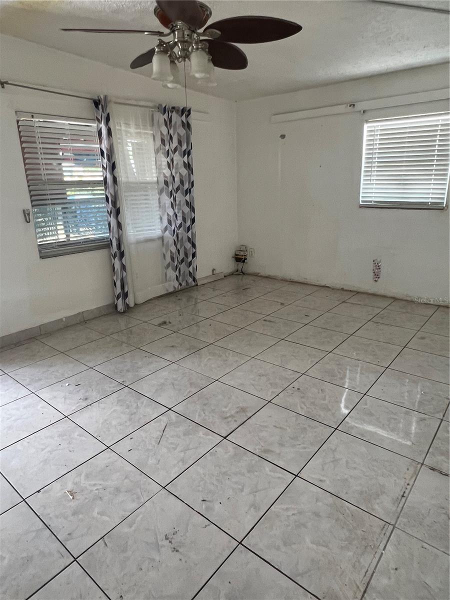 PINE CREST VILLA ADD 6 - Residential