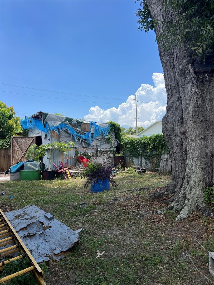 PINE CREST VILLA ADD 6 - Residential