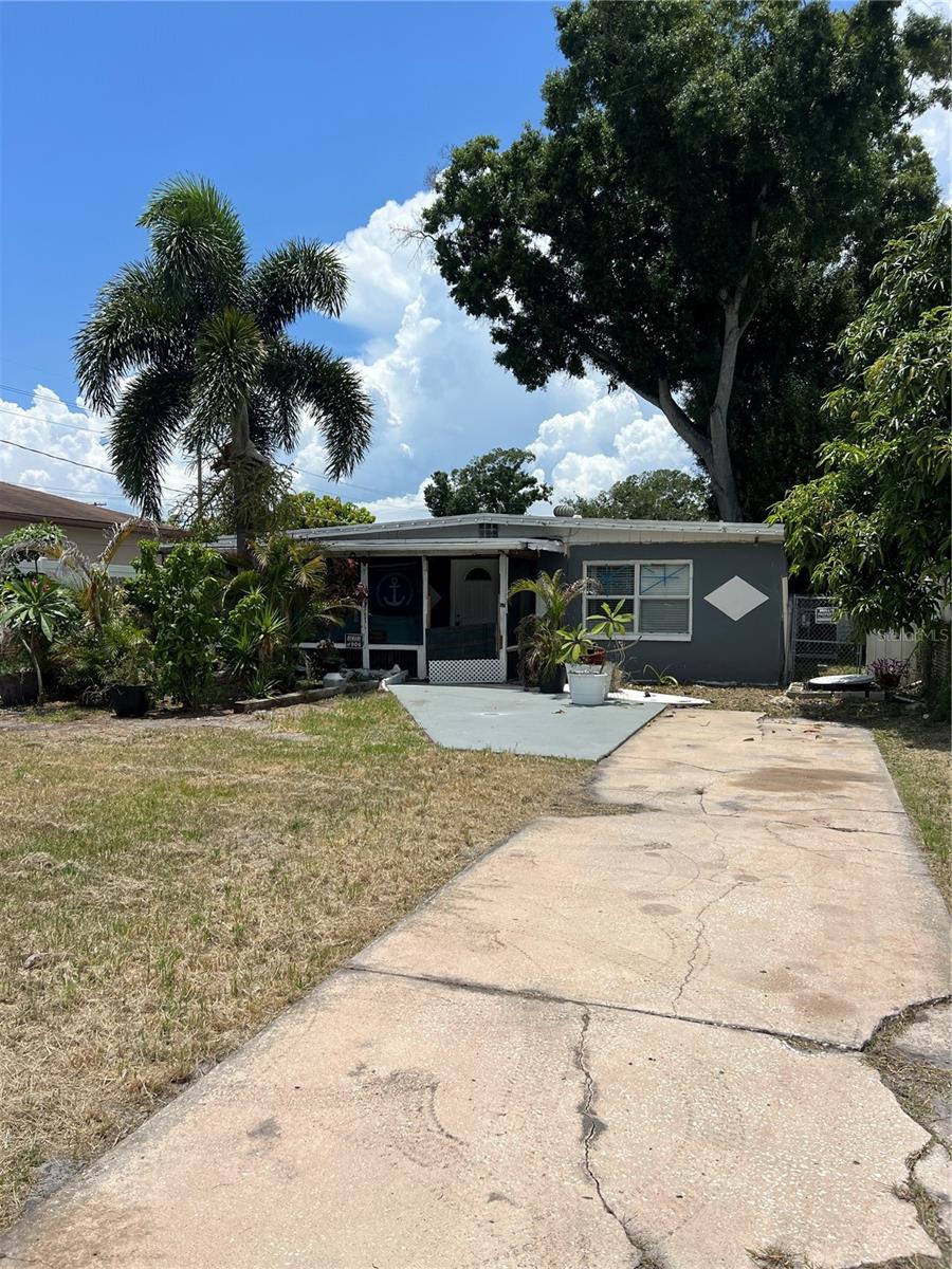 PINE CREST VILLA ADD 6 - Residential