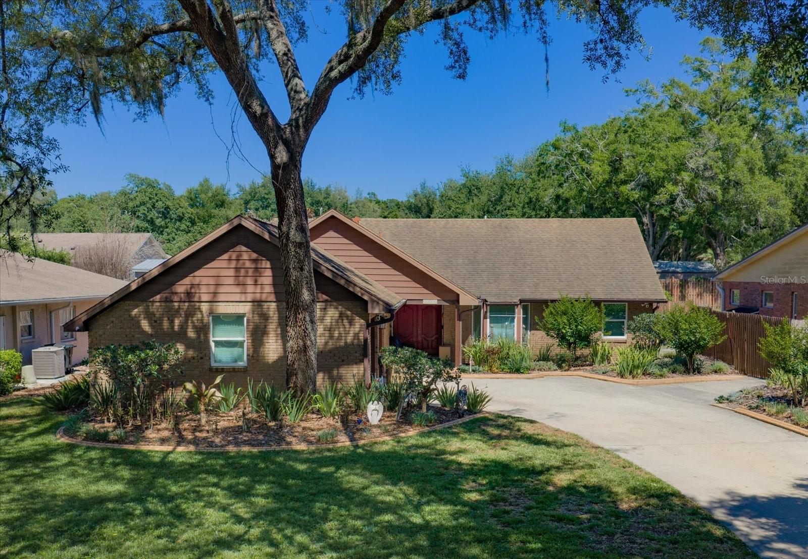 RUSTIC VILLAGE - Residential