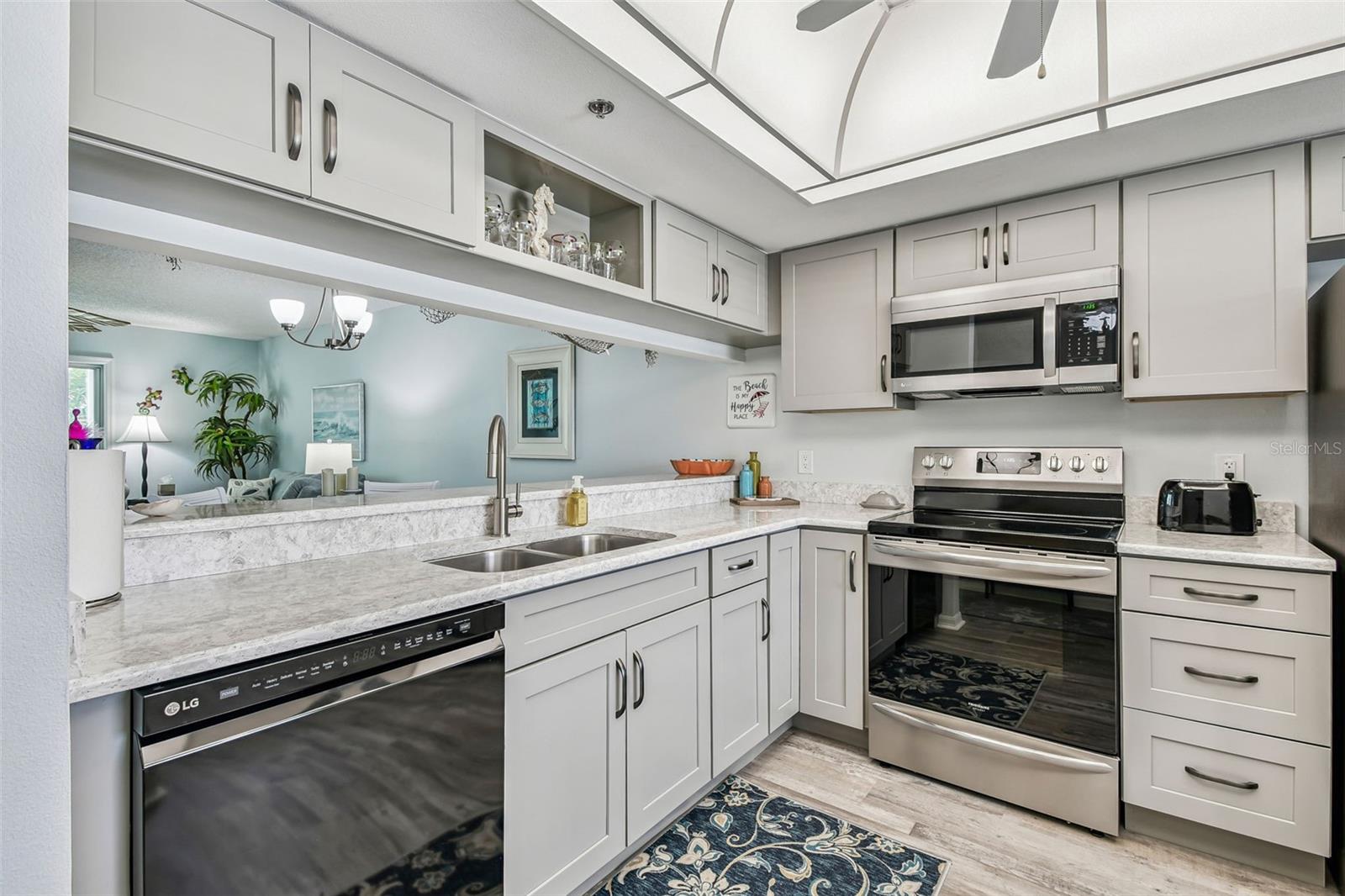 COUNTRY VILLAGE CONDO - Residential