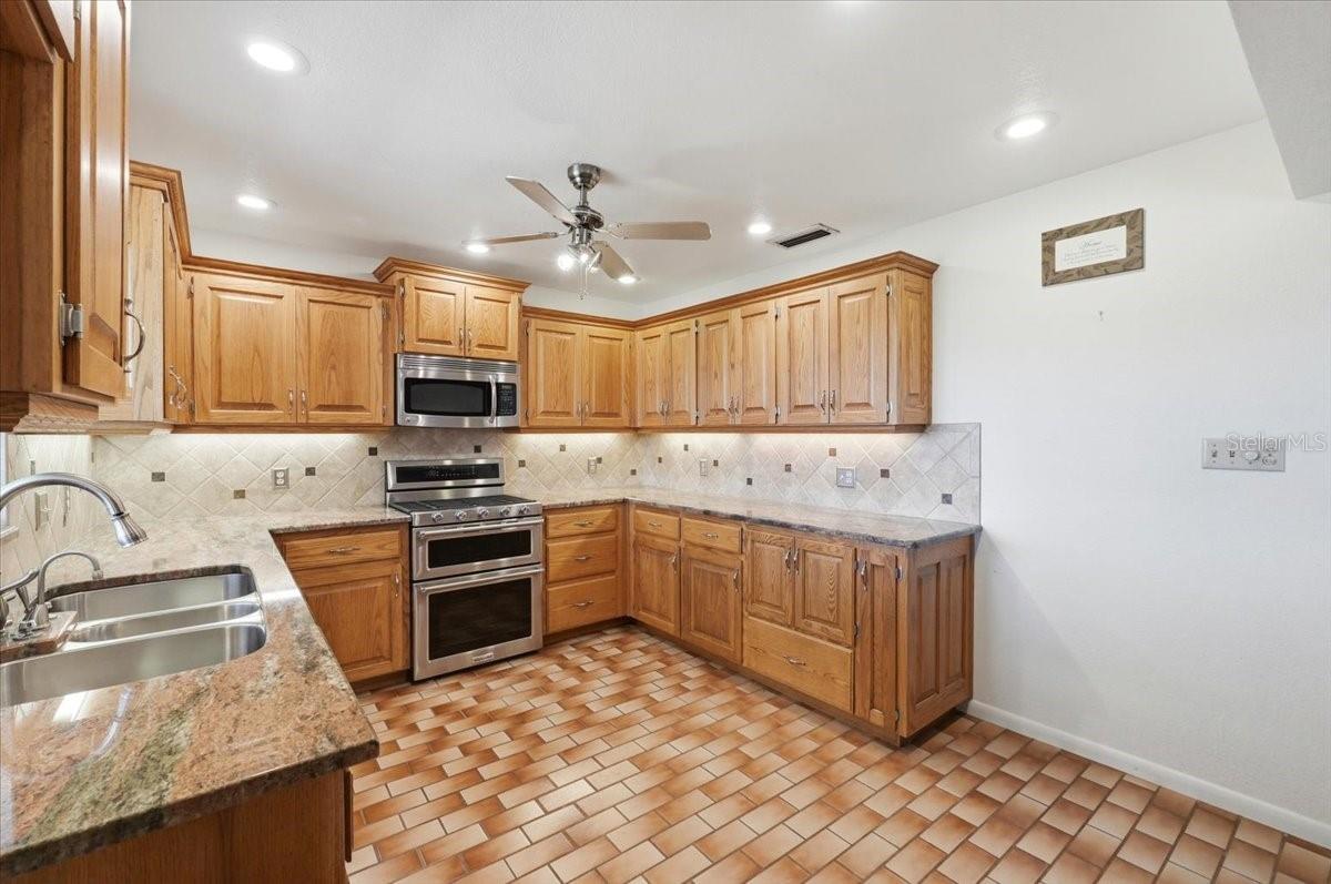 LAKE GUM ESTATES - Residential