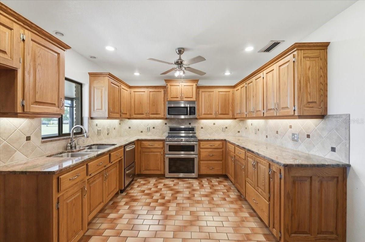 LAKE GUM ESTATES - Residential