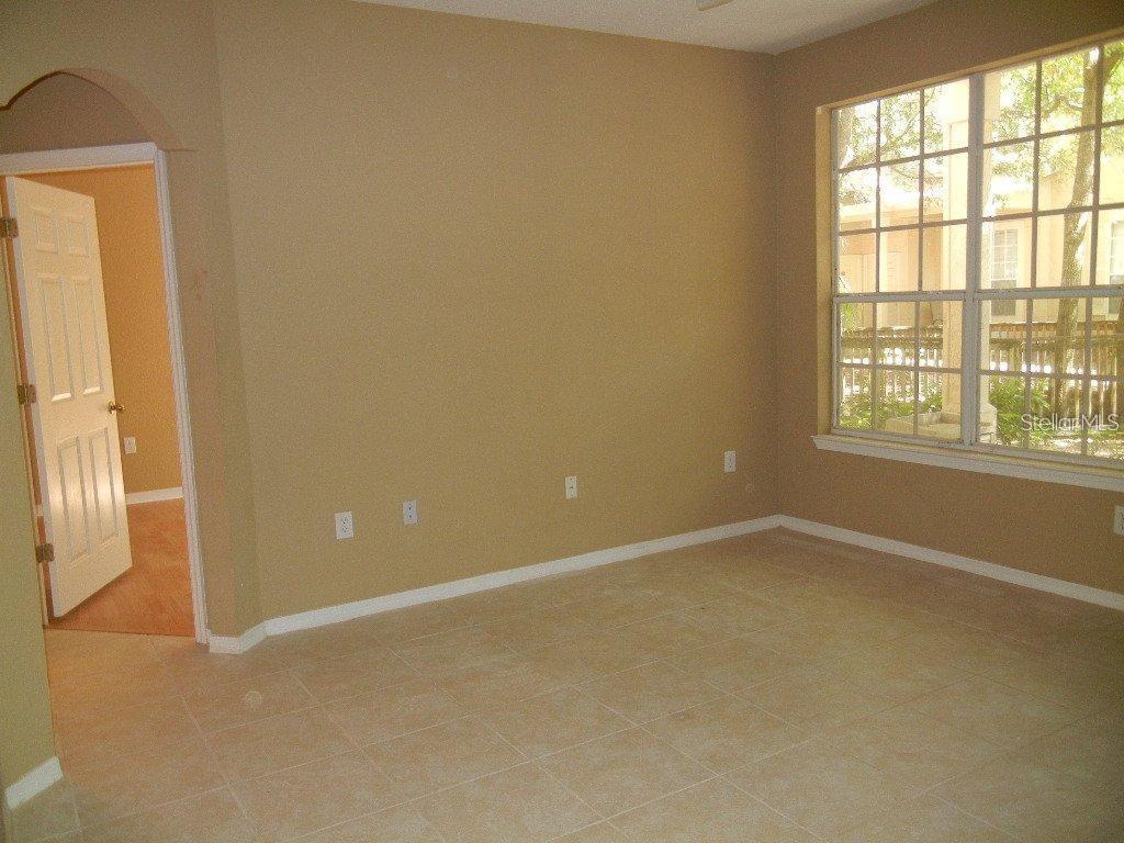 CRESCENT PLACE AT LAKE LOTUS CONDOMINIUM - Residential Lease