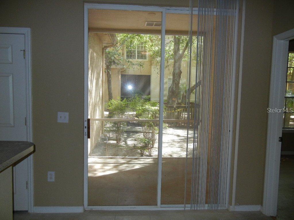 CRESCENT PLACE AT LAKE LOTUS CONDOMINIUM - Residential Lease