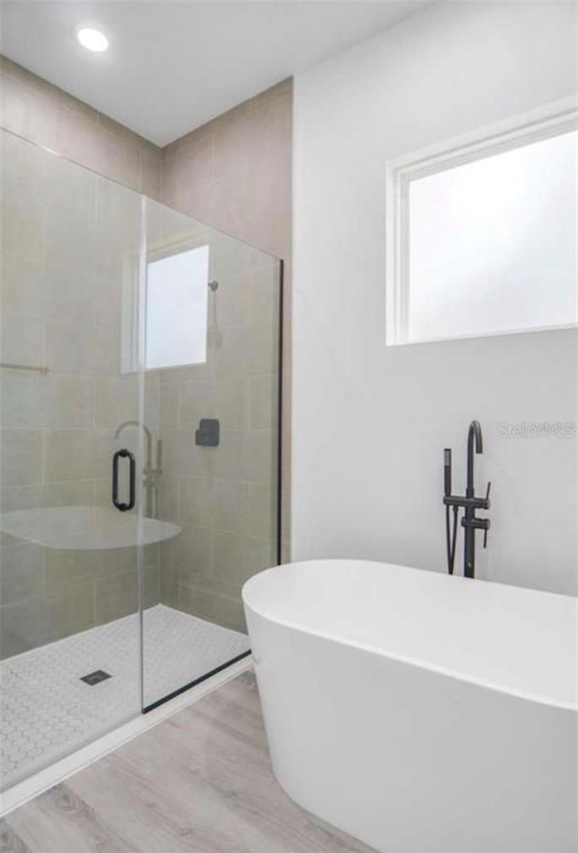 MARION OAKS UN 05 - Residential Lease