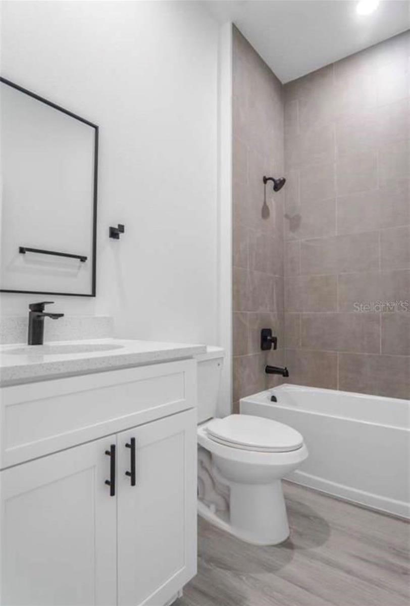 MARION OAKS UN 05 - Residential Lease
