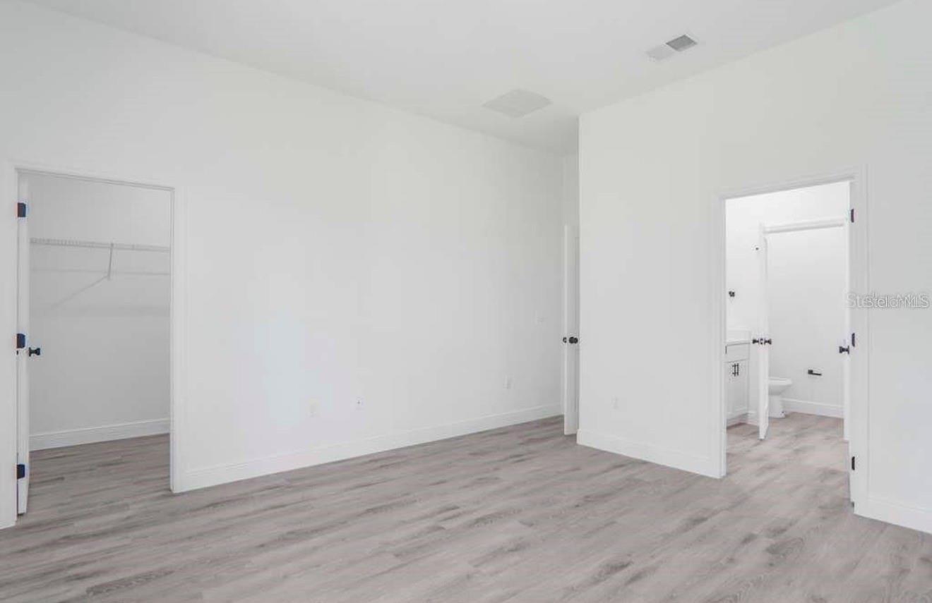 MARION OAKS UN 05 - Residential Lease