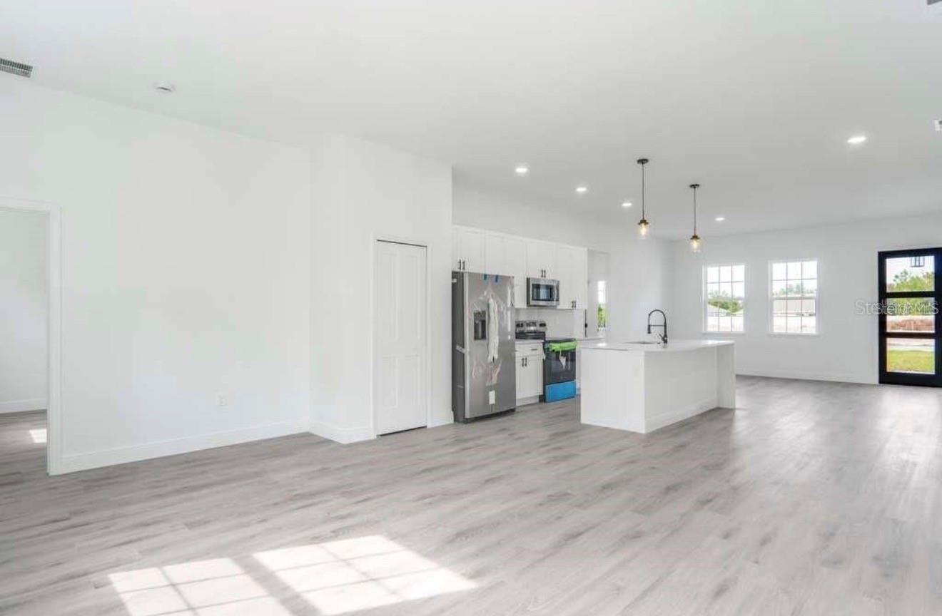 MARION OAKS UN 05 - Residential Lease