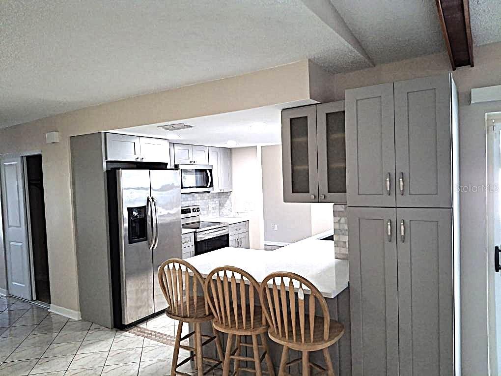 SOMERSET LAKES UNIT ONE - Residential Lease