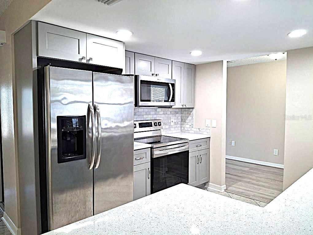 SOMERSET LAKES UNIT ONE - Residential Lease