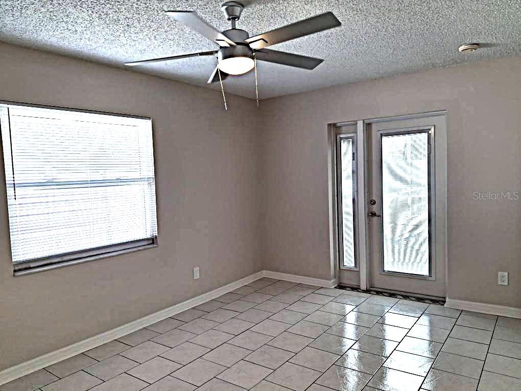 SOMERSET LAKES UNIT ONE - Residential Lease