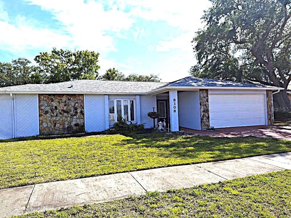 SOMERSET LAKES UNIT ONE - Residential Lease