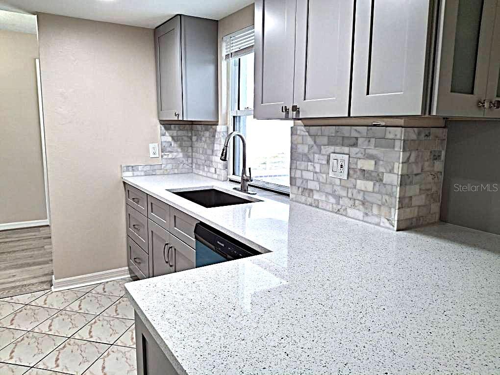 SOMERSET LAKES UNIT ONE - Residential Lease