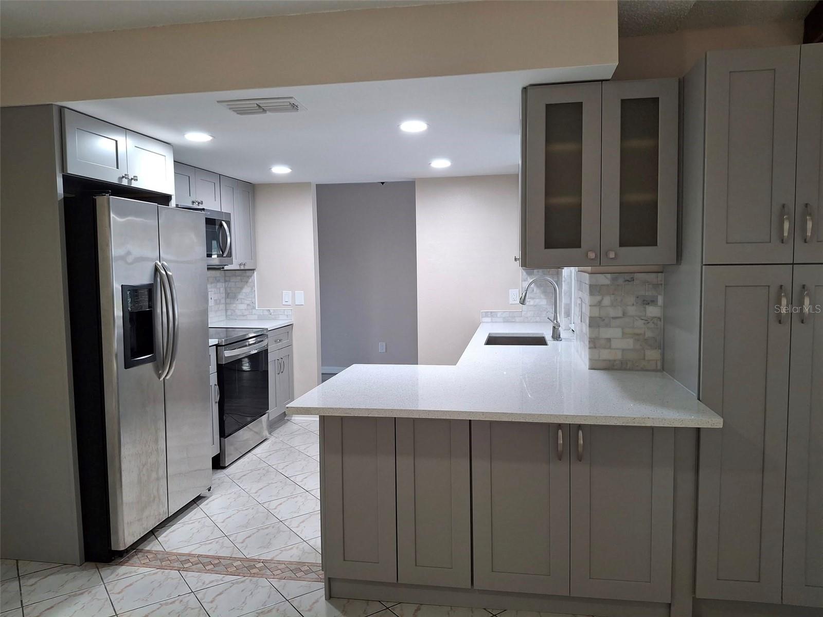 SOMERSET LAKES UNIT ONE - Residential Lease