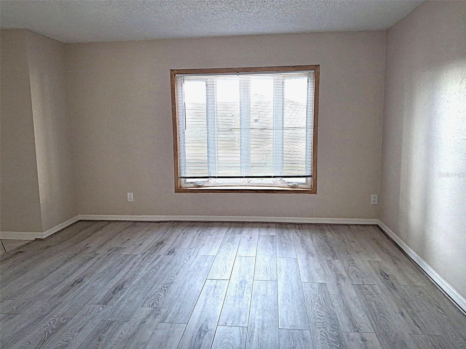 SOMERSET LAKES UNIT ONE - Residential Lease
