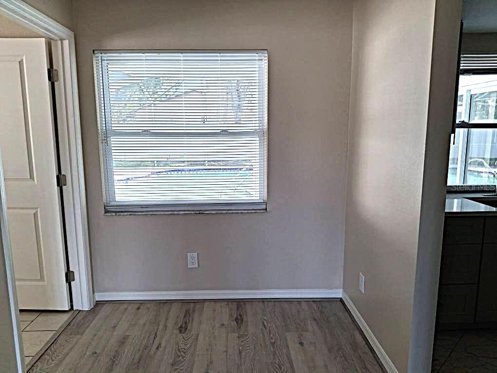SOMERSET LAKES UNIT ONE - Residential Lease