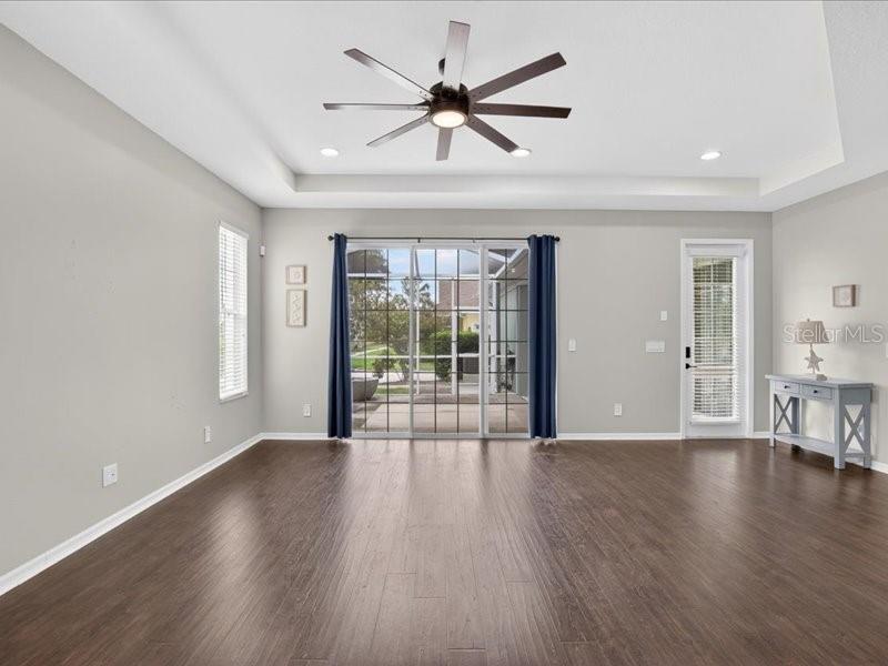 MIRABAY PARCEL 7 PHASE 1 - Residential
