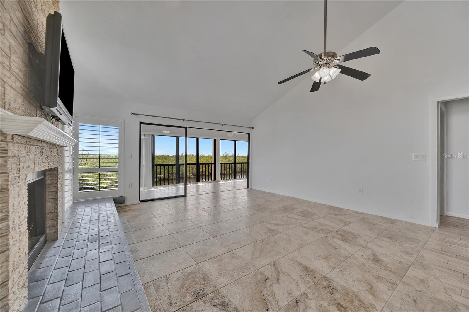 BAY HOLLOW - Residential