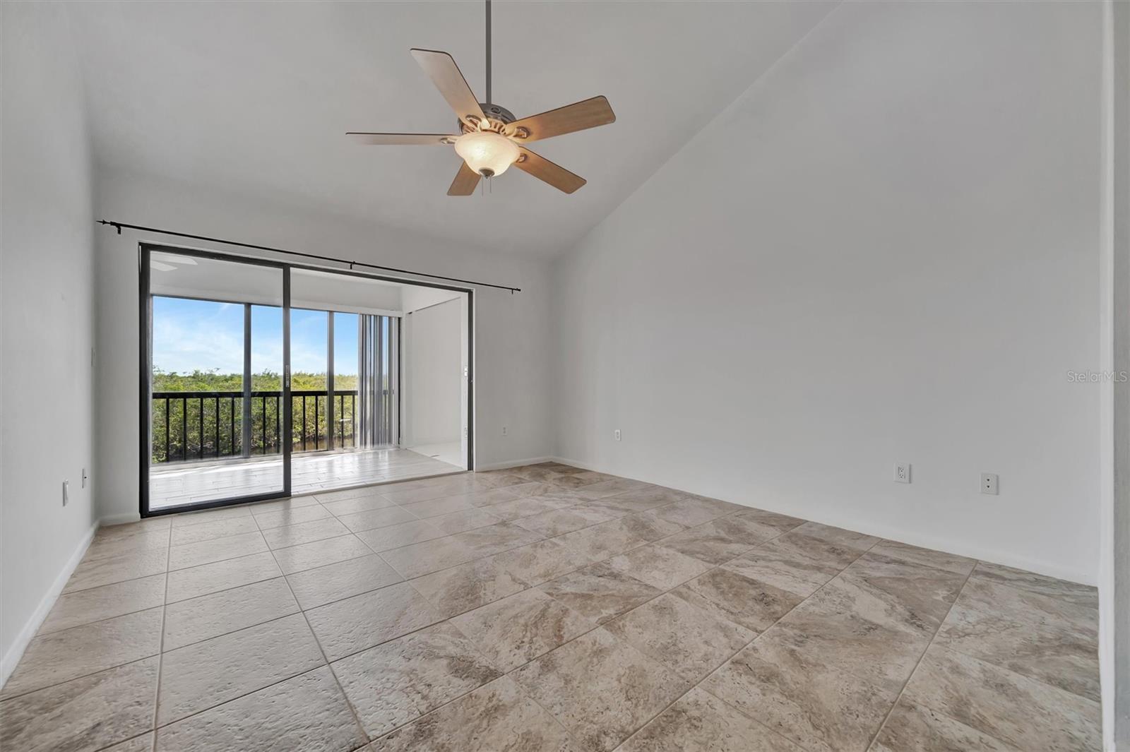 BAY HOLLOW - Residential