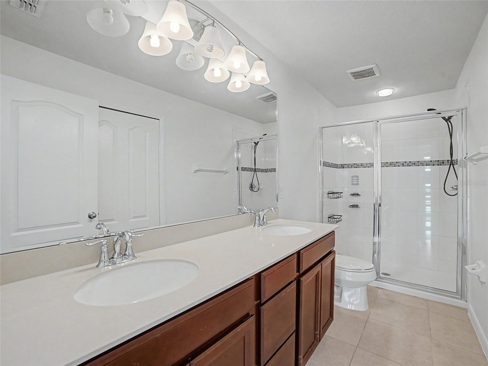 LUCAYA LAKE CLUB - Residential