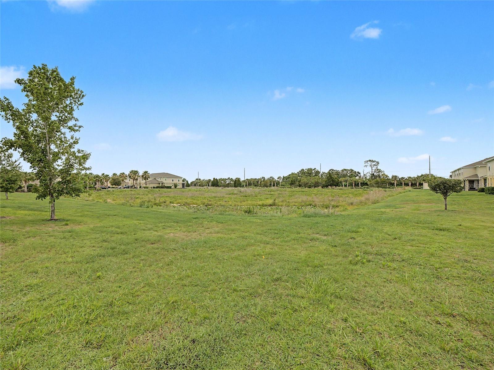 LUCAYA LAKE CLUB - Residential