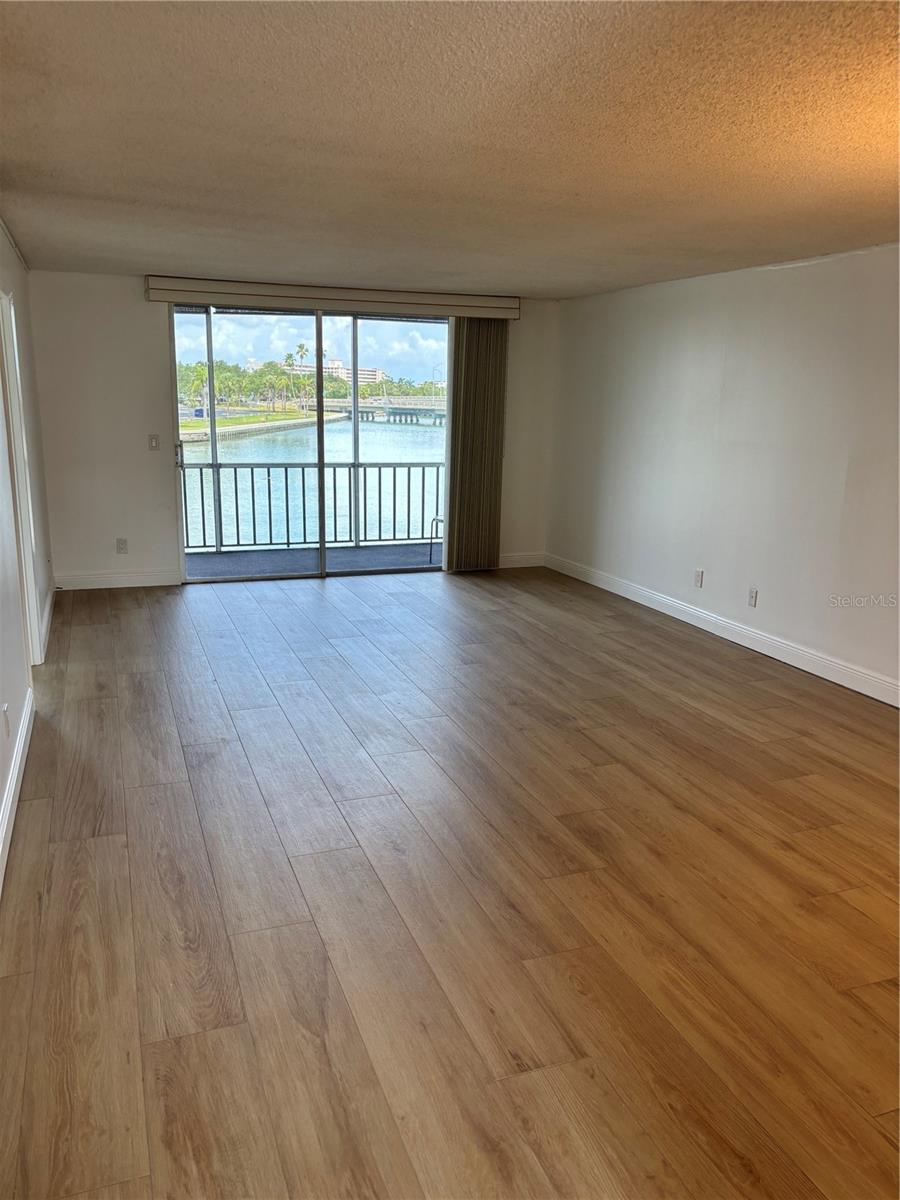 BAY ISLAND GROUP 6 - Residential Lease