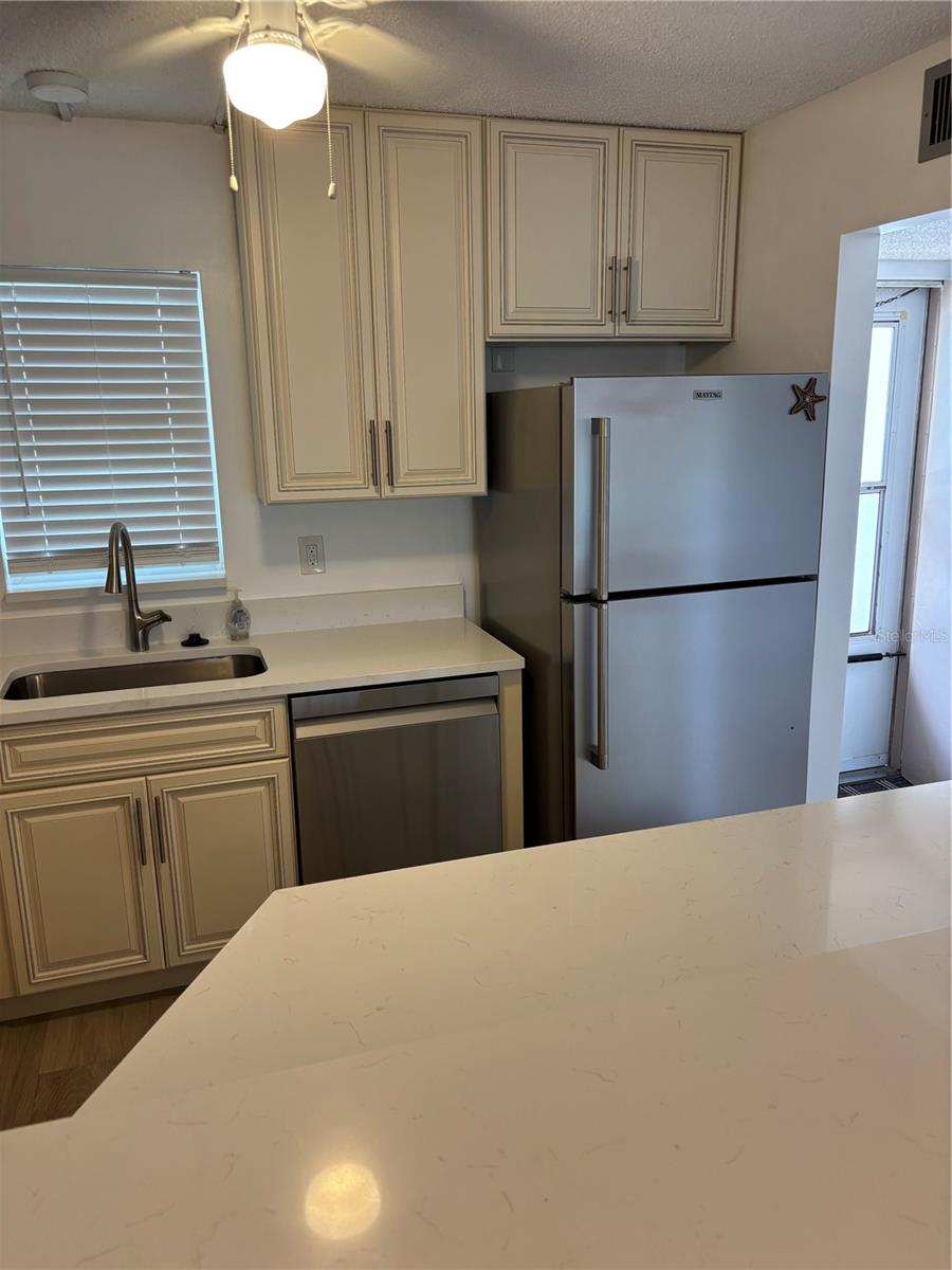BAY ISLAND GROUP 6 - Residential Lease