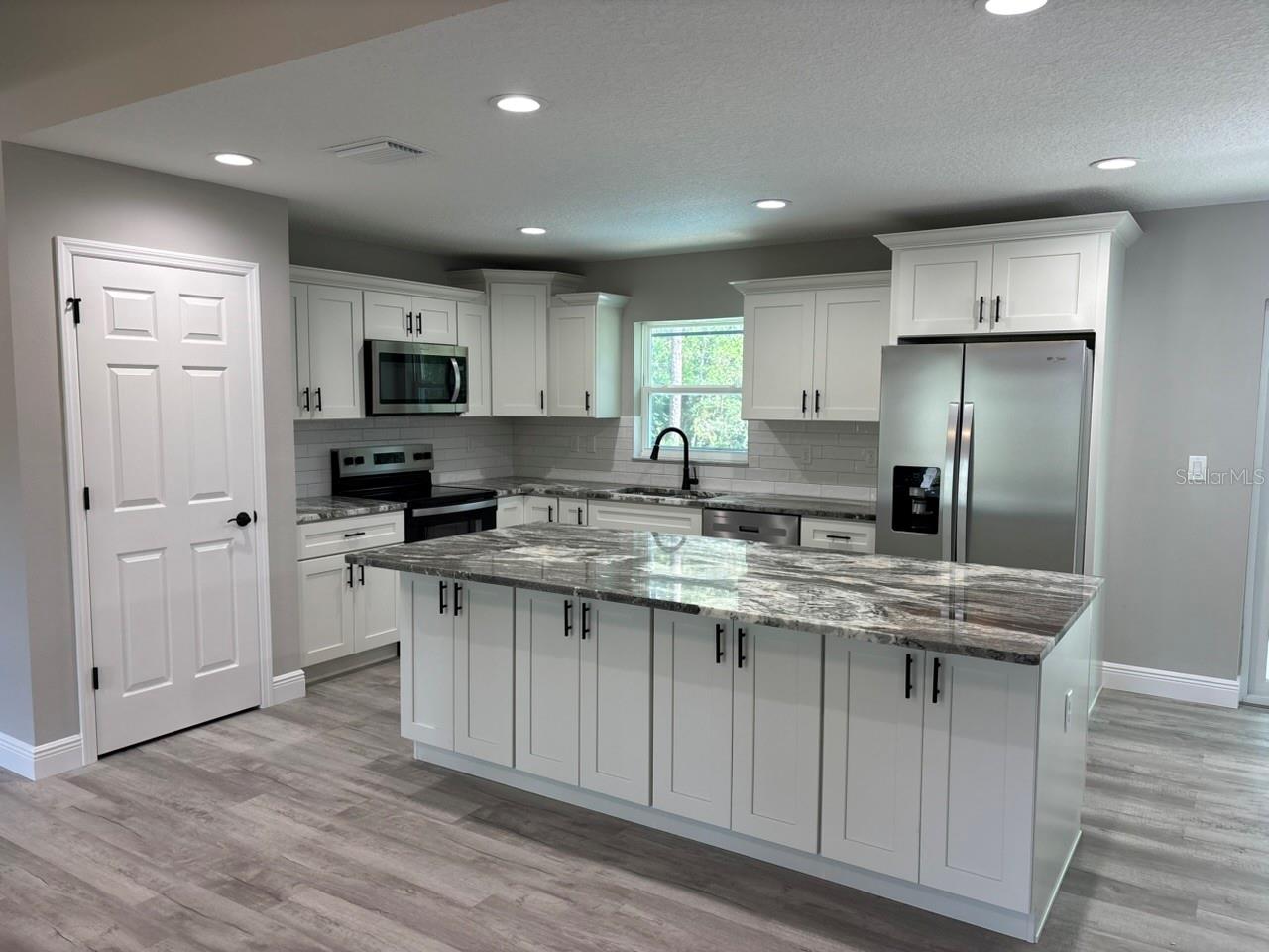 PINE RIDGE - Residential