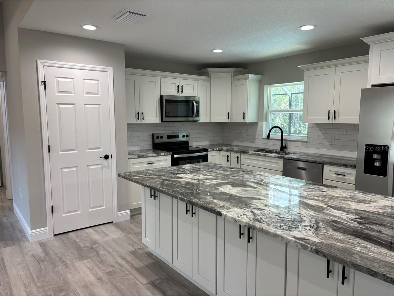 PINE RIDGE - Residential