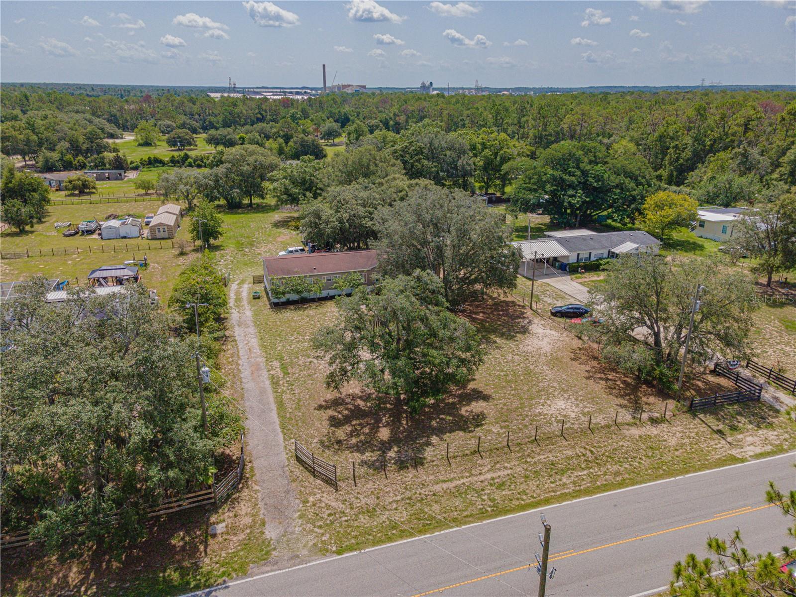 ALL COUNTRY ACRES - Residential