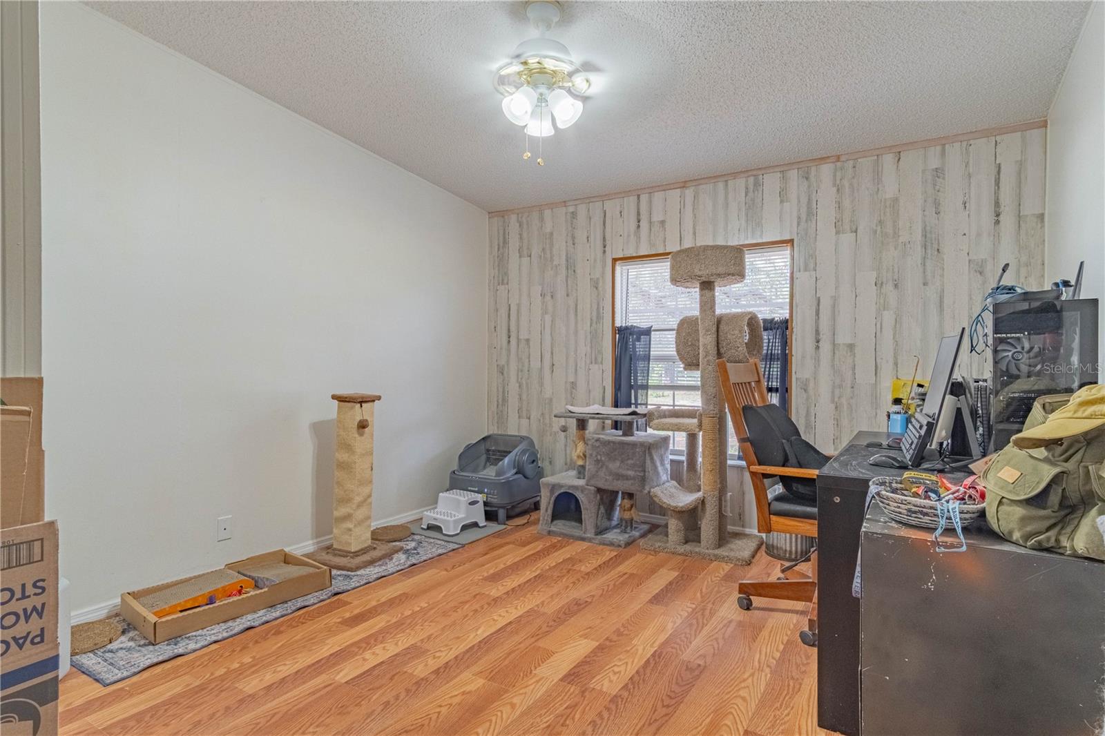ALL COUNTRY ACRES - Residential