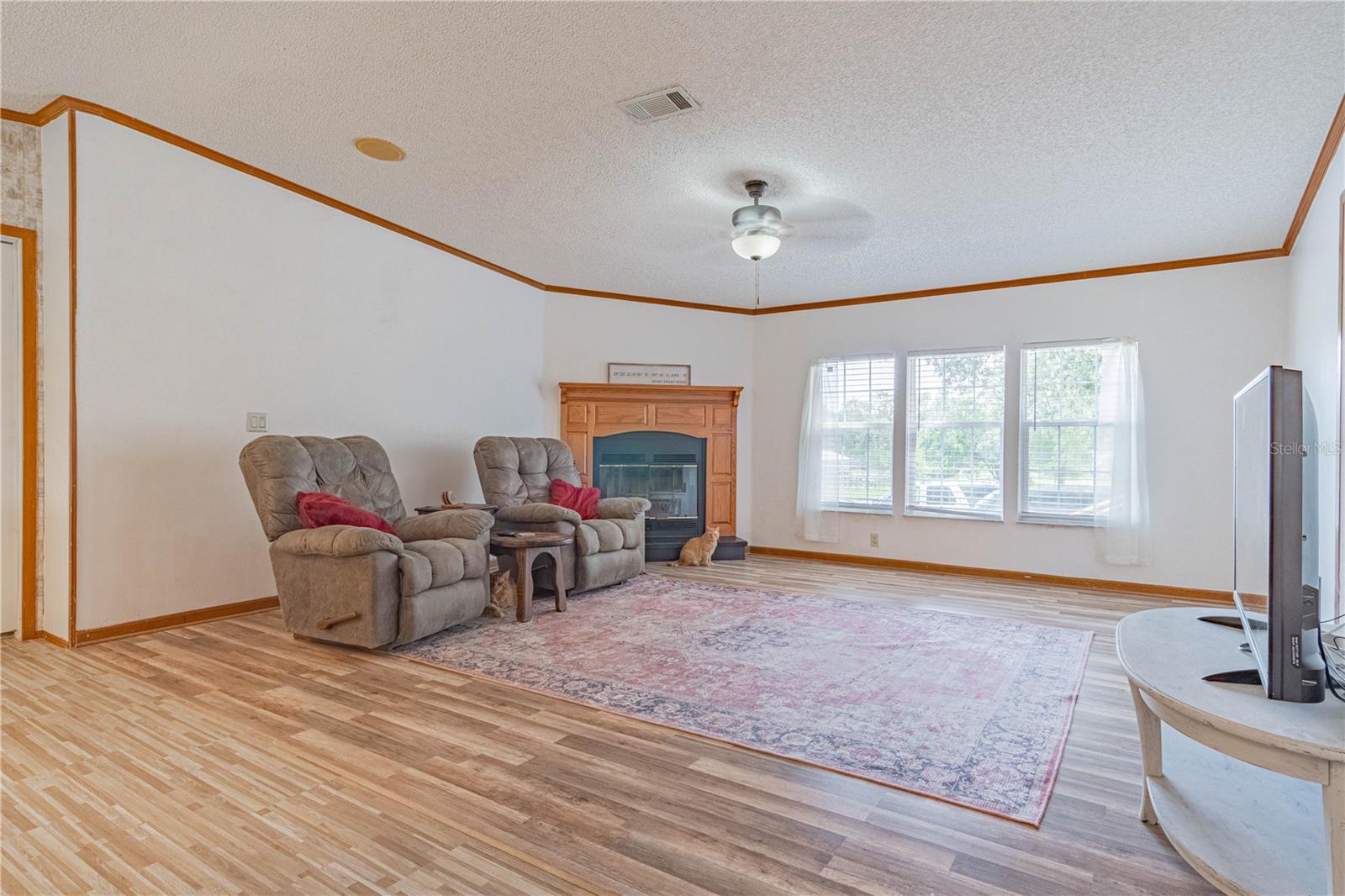 ALL COUNTRY ACRES - Residential