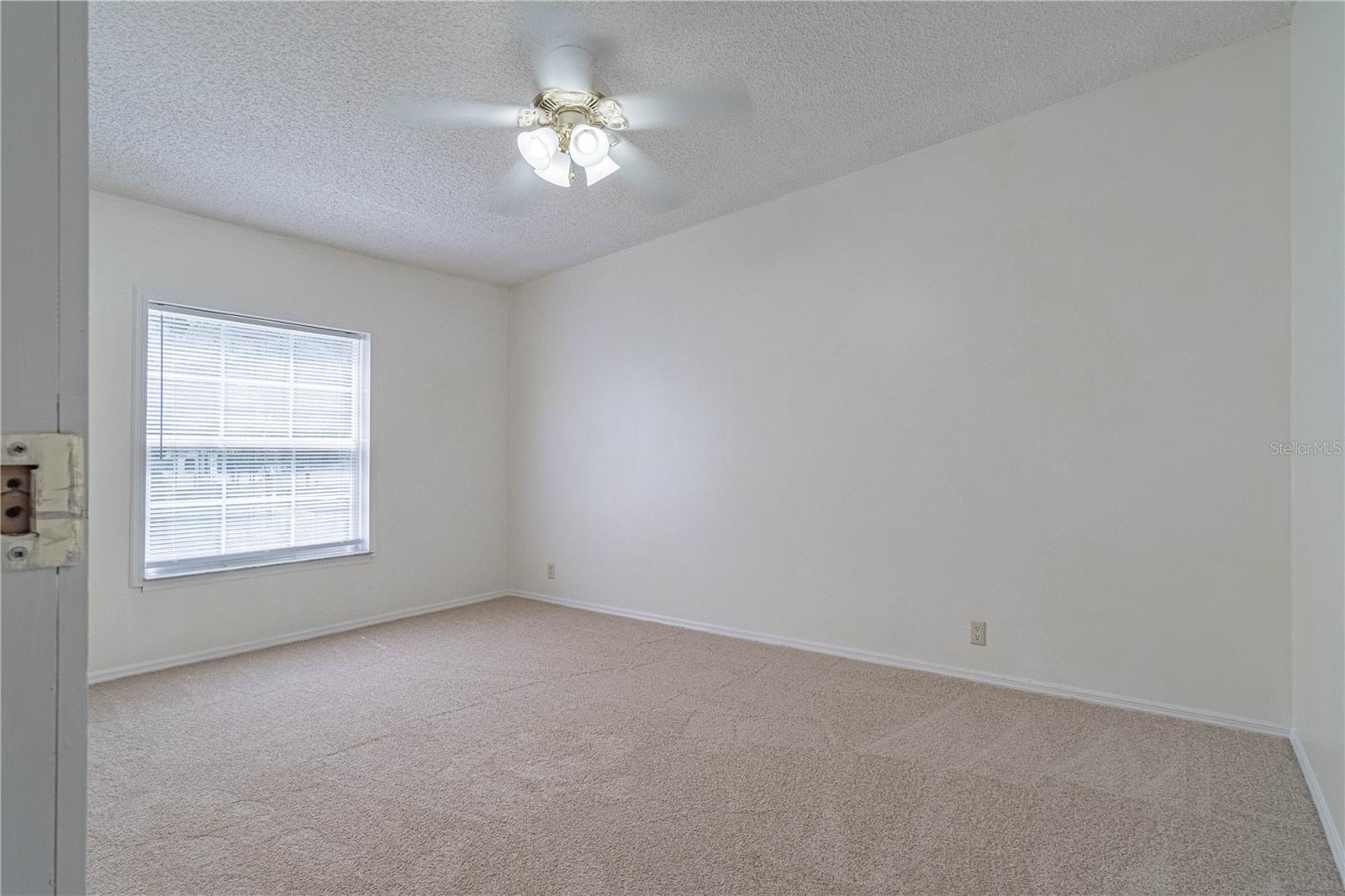 ALL COUNTRY ACRES - Residential