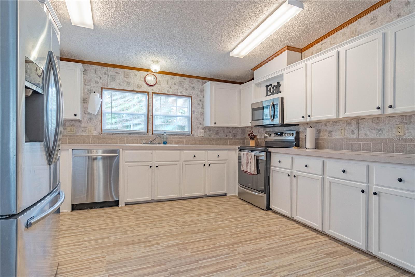 ALL COUNTRY ACRES - Residential