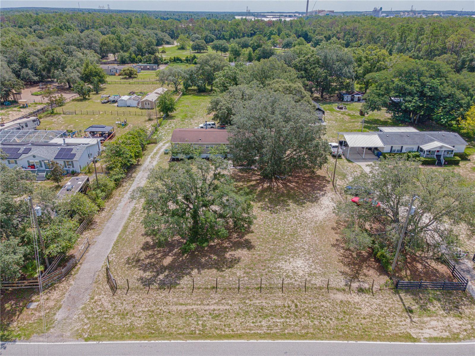 ALL COUNTRY ACRES - Residential
