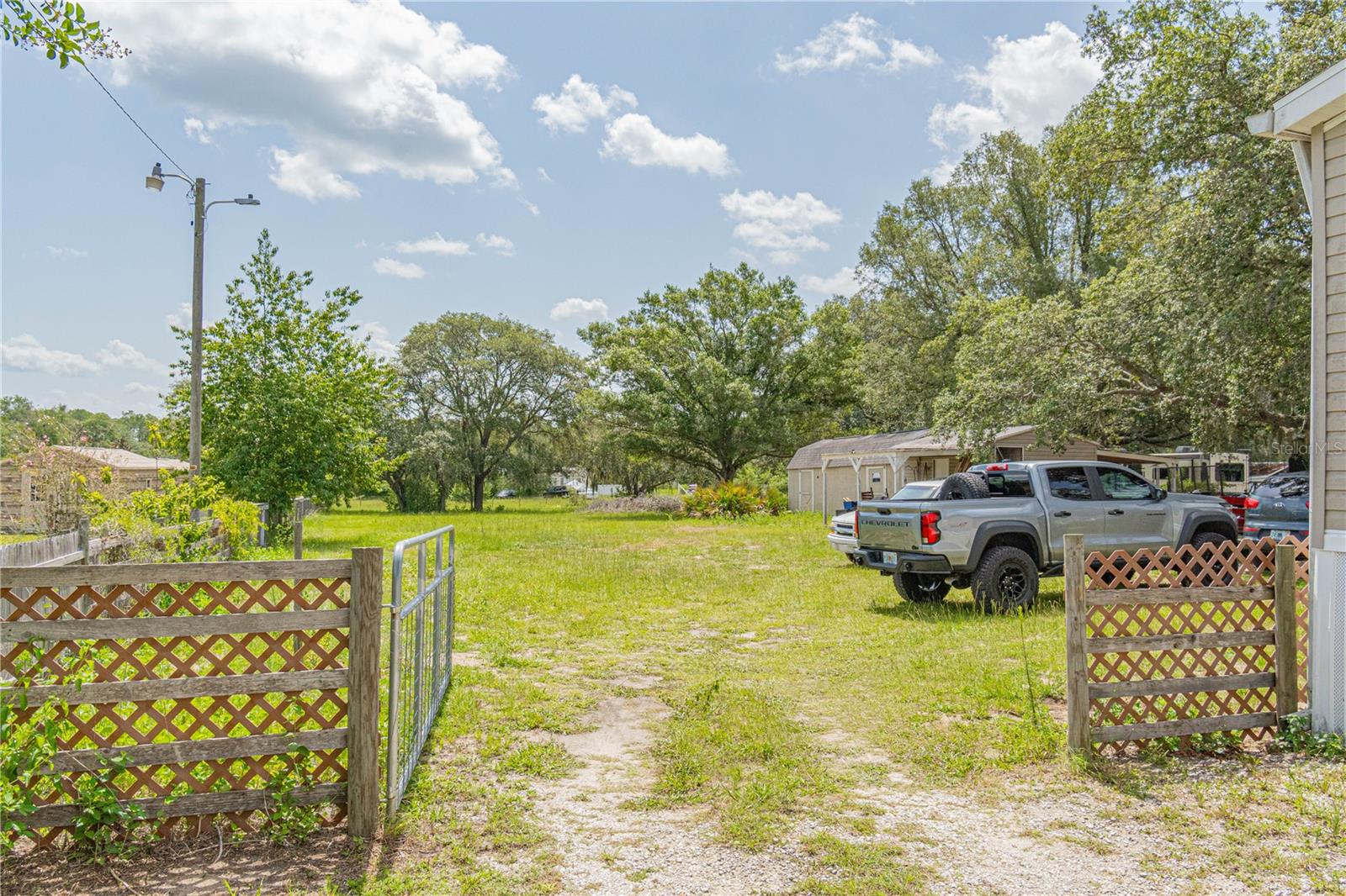 ALL COUNTRY ACRES - Residential