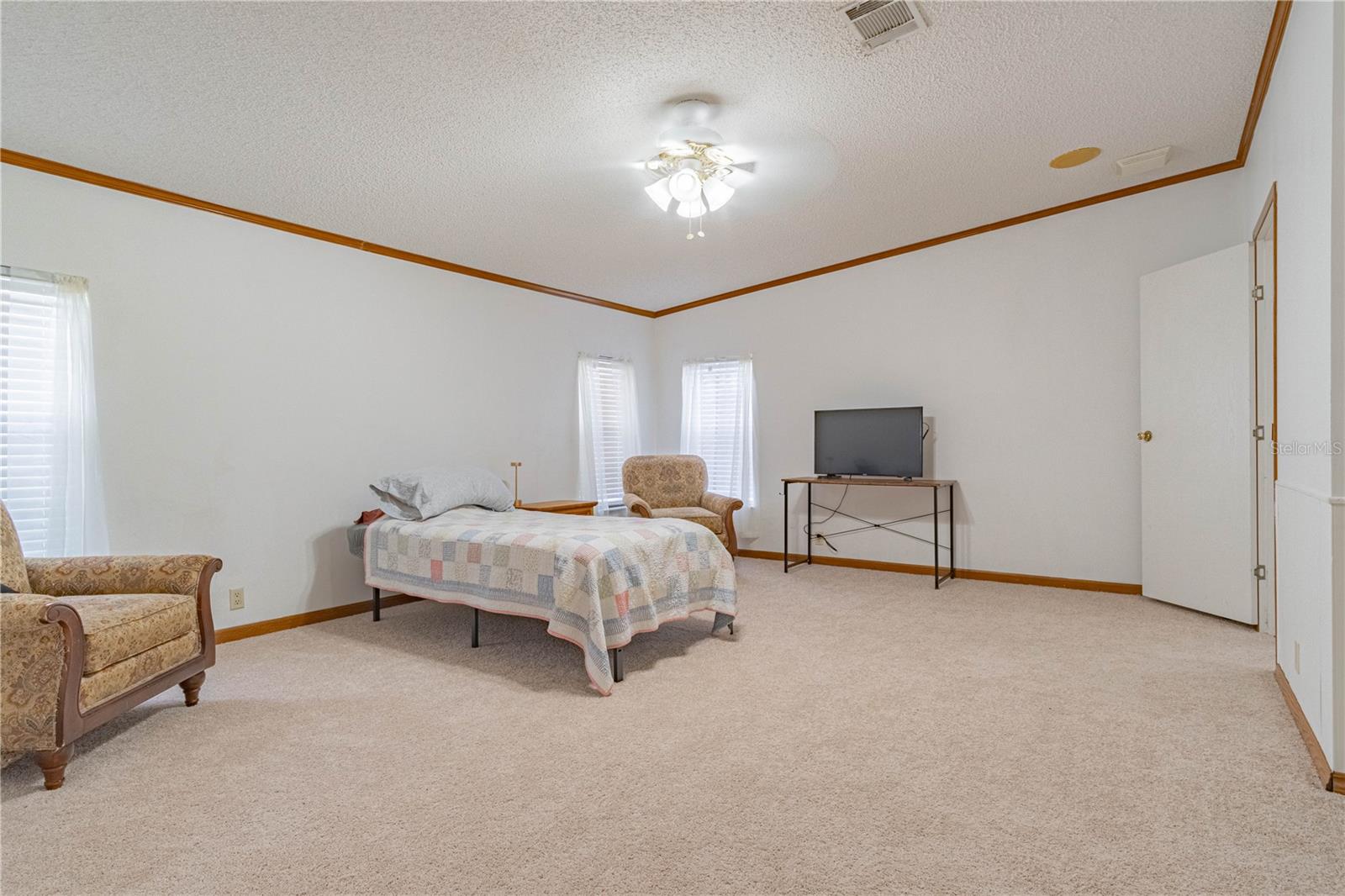 ALL COUNTRY ACRES - Residential
