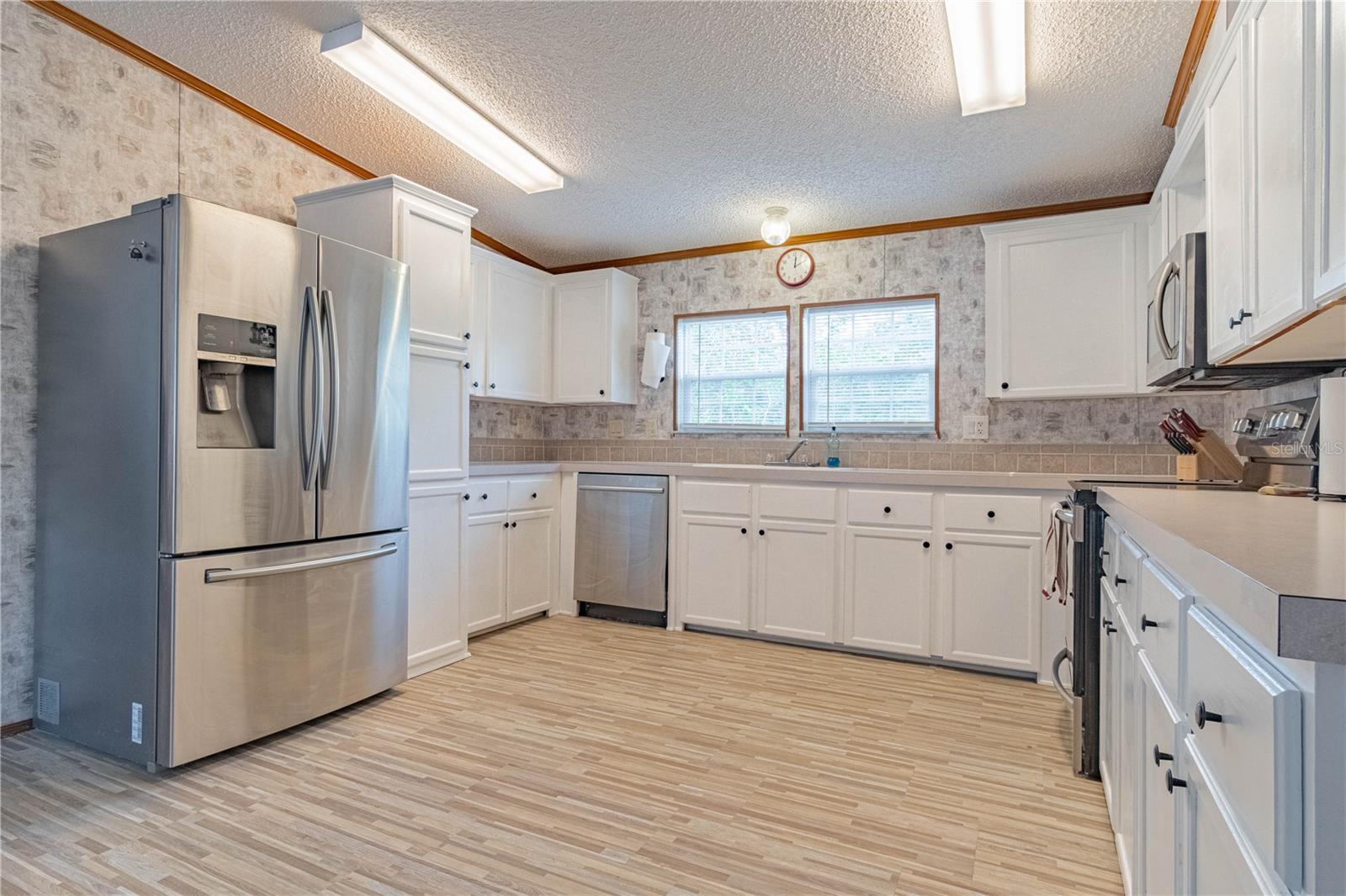 ALL COUNTRY ACRES - Residential