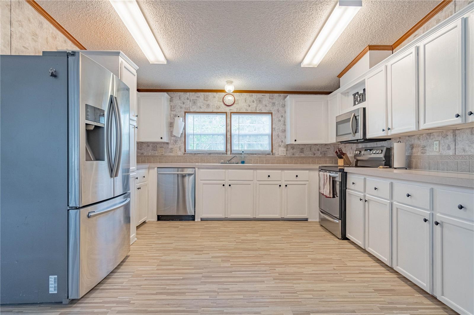 ALL COUNTRY ACRES - Residential