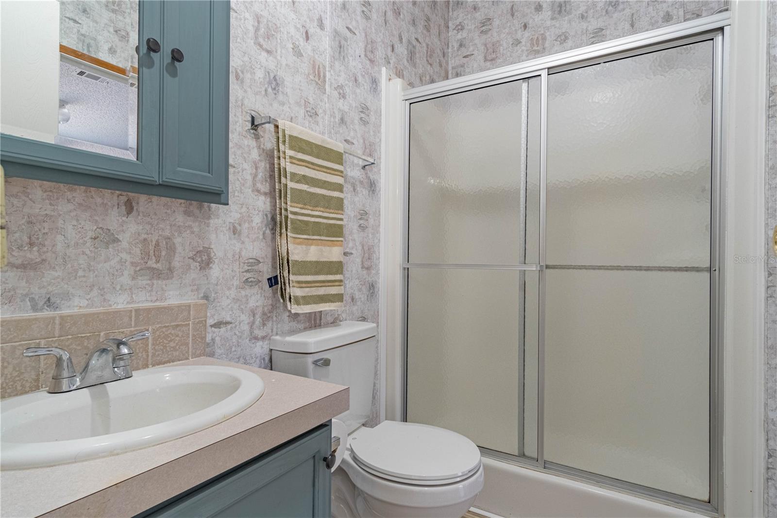 ALL COUNTRY ACRES - Residential