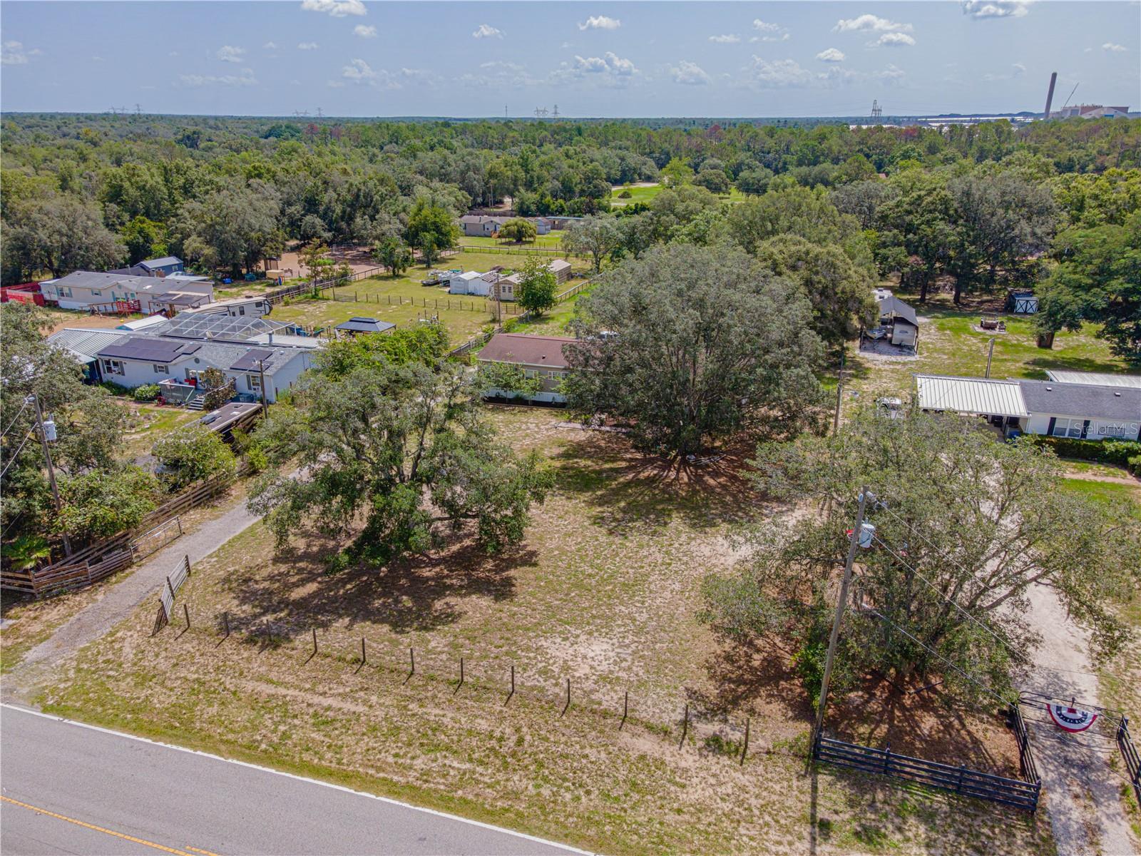ALL COUNTRY ACRES - Residential